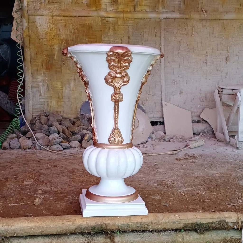 POT BUNGA PELAMINAN DEKORASI FIBER MODEL GUCI TAMBANG