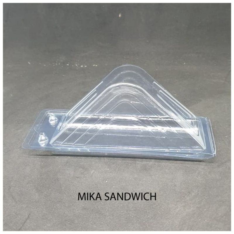 

mika bening SANDWICH tray sandwich segitiga roti isi 50pc