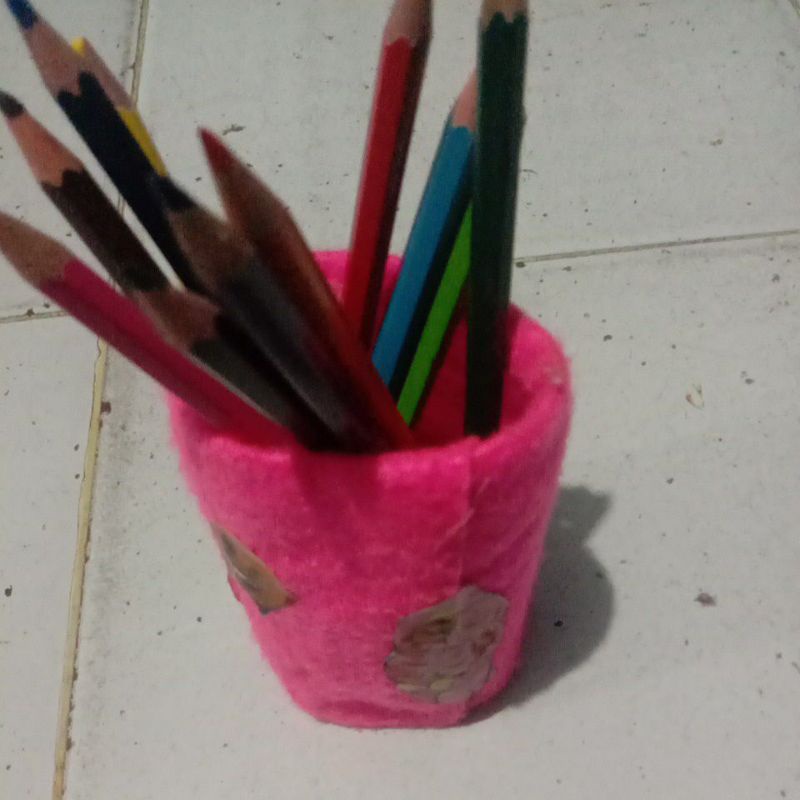 

tempat pensil