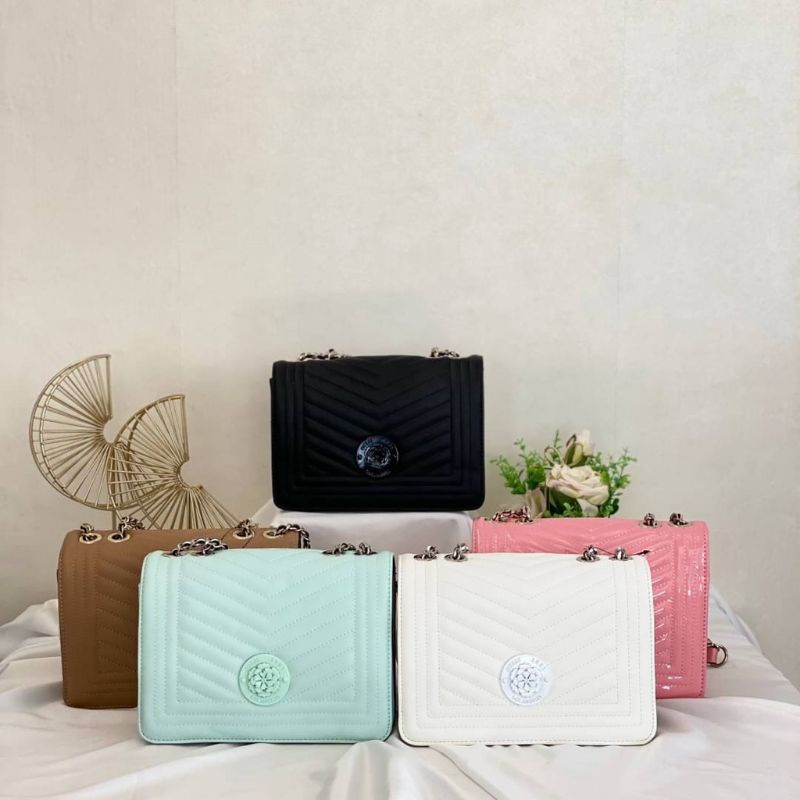 Tas Guess Cevron Flower Sling bag