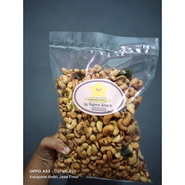 

Kacang Mede Utuh Goreng 1000gram