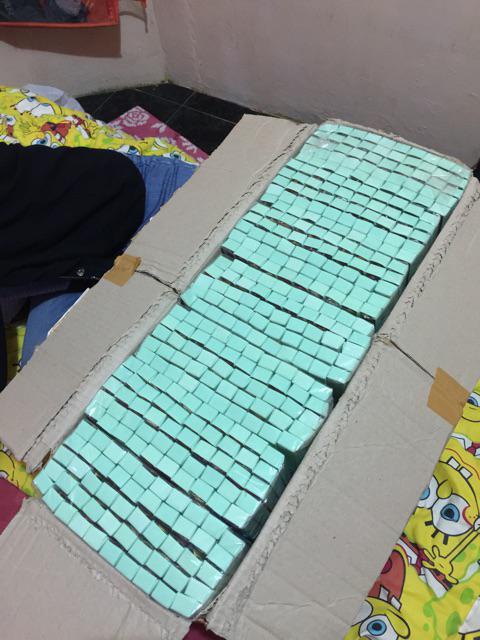 Souvenir Pernikahan Tatakan Gelas Box Mika ( Isi 100 )
