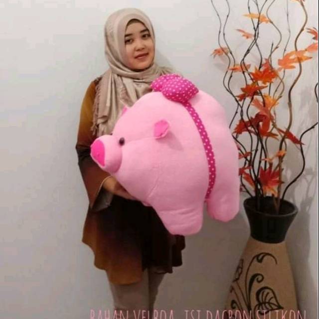 Boneka babi jumbo