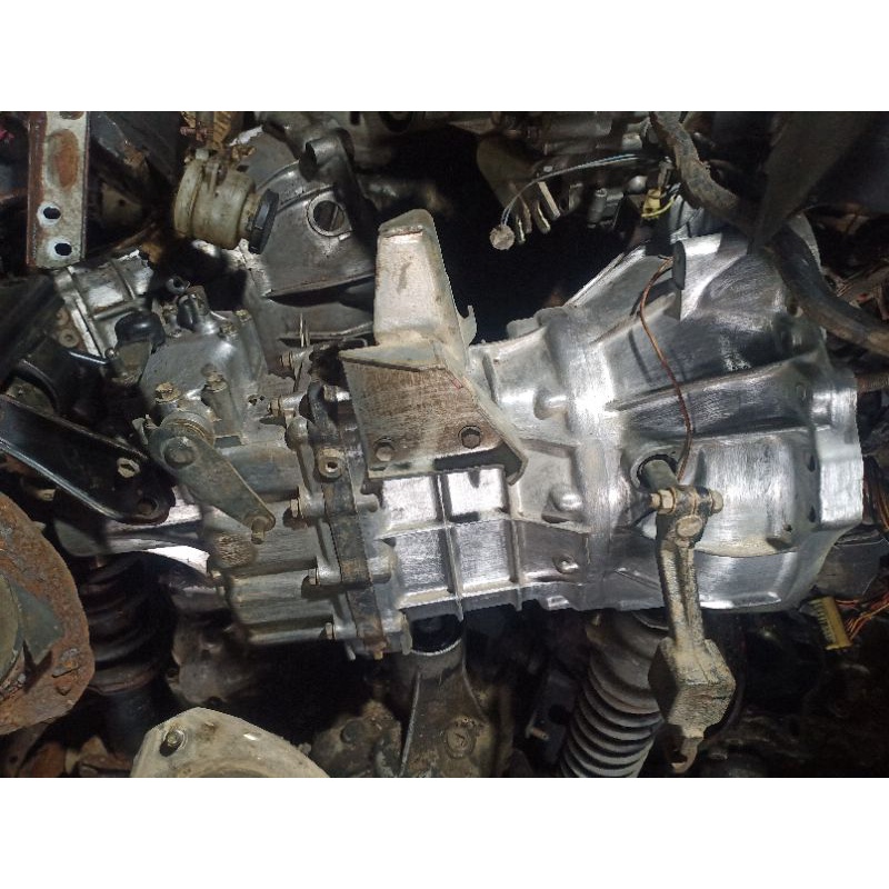 transmisi gerbox injeksi futura 1.5 cc original