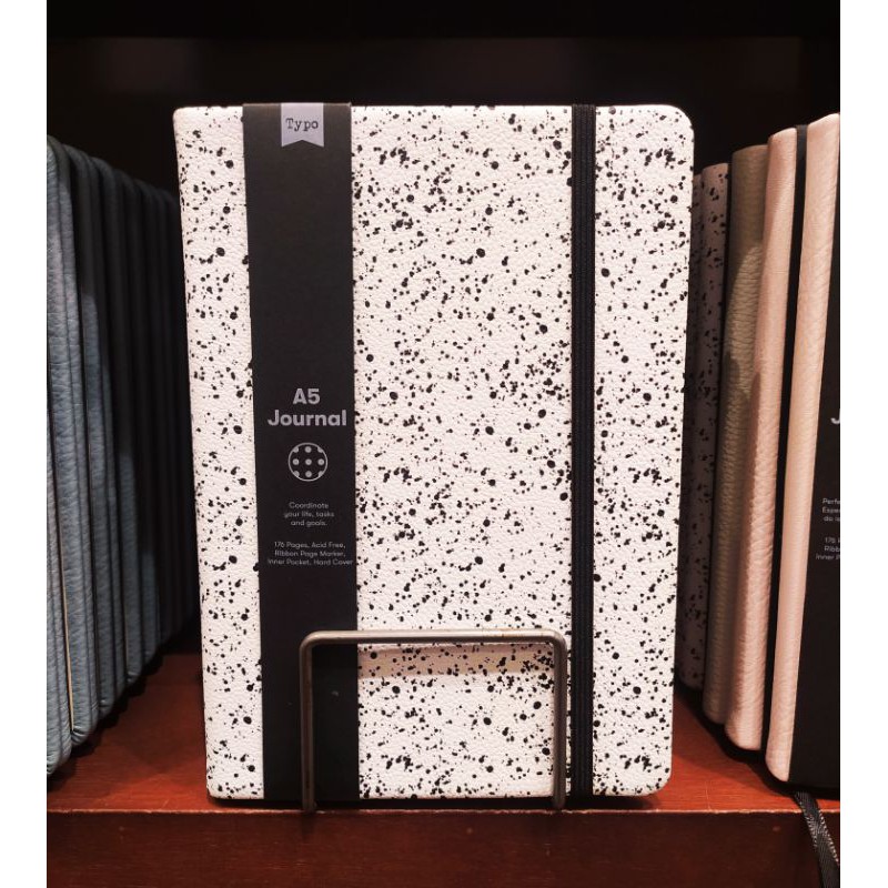 

Buku Tulis Notes Notebook Note Book Jurnal Journal Dot Dotted Pages Hard Cover A5 Typo Original