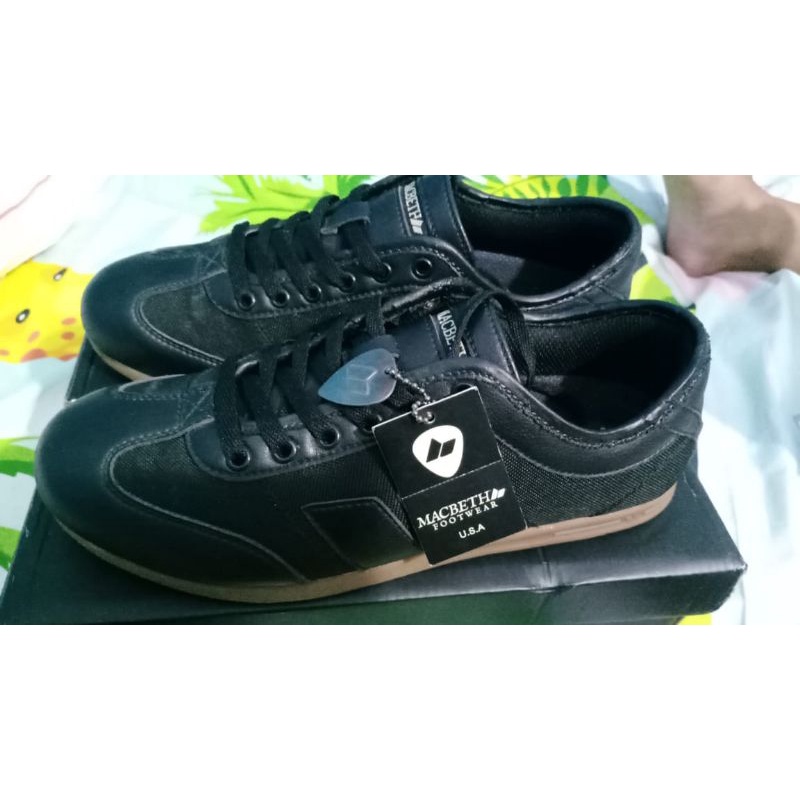 Macbeth Brighton Black Gum