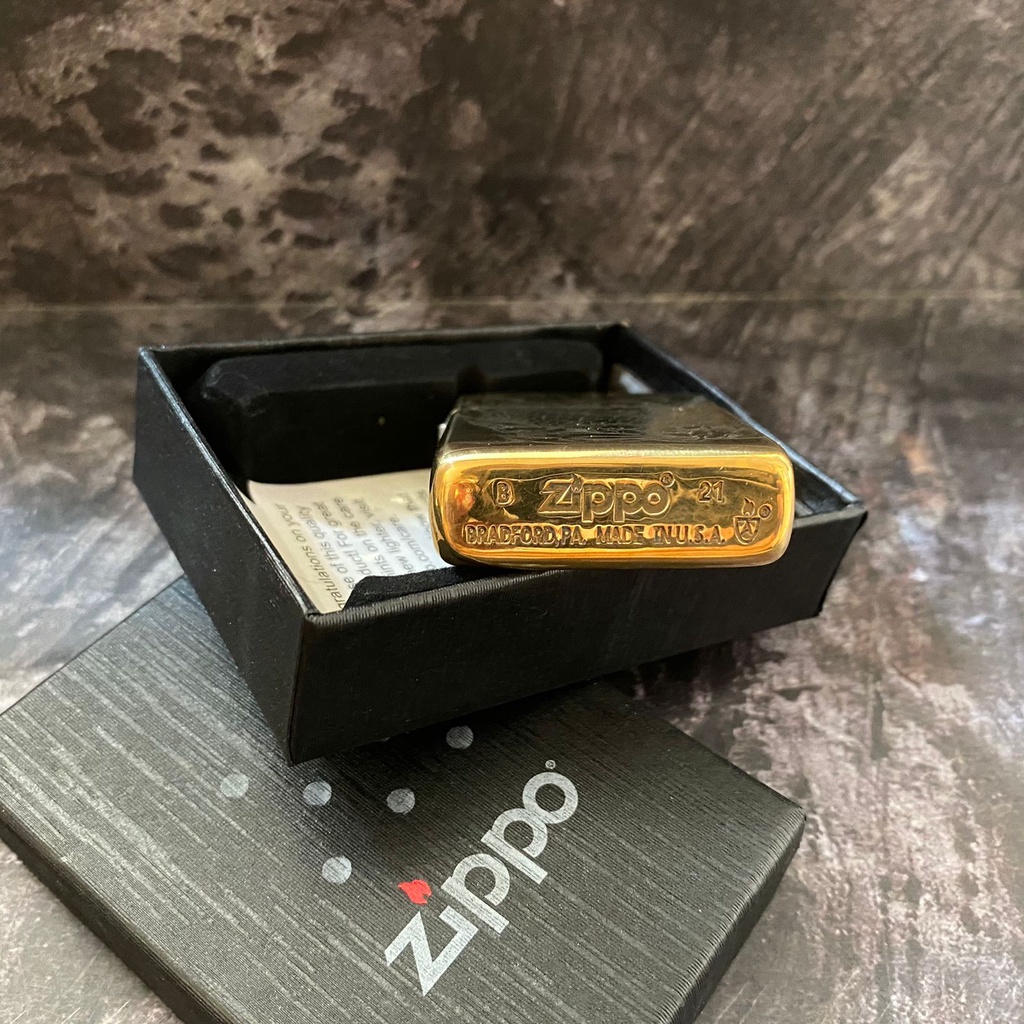 Korek Api ZIPPO Koi Gold