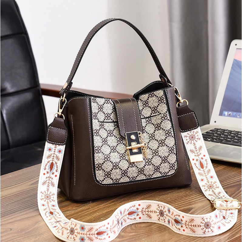 TFT AX20056 92721 AX721 B1949 E4458 (1 KG MUAT 2) Tas Selempang Wanita Import SLINGBAG Elegant