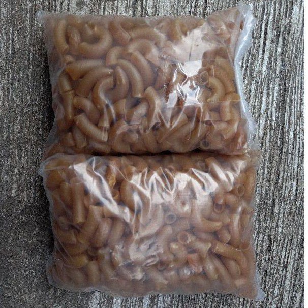 Makaroni Mentah/ Makaroni Coklat / Makaroni / Makaroni Goreng  250 Gram dan Delcron 250 gram