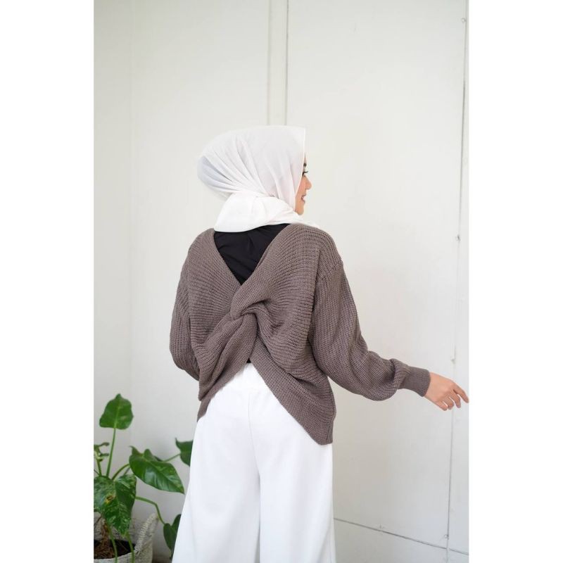 Elzet Cardigan Rajut Silang Lilit