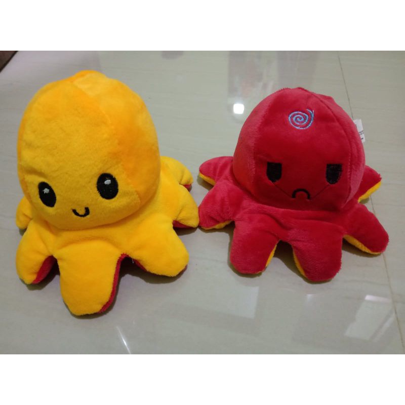 boneka gurita bolak balik