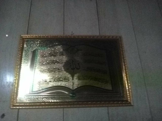 Kaligrafi Hologram Amas Timbul Uk.42cm X 62cm