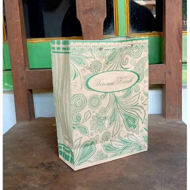 

Paper Bag Kertas Batik 13x5x17 Super Murah