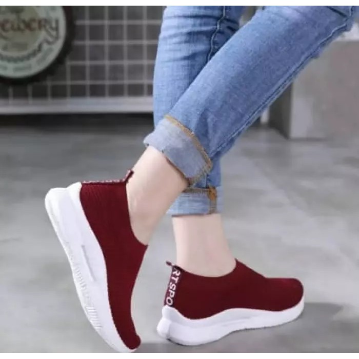 Sepatu Sneakers Slip On Wanita Vegasus