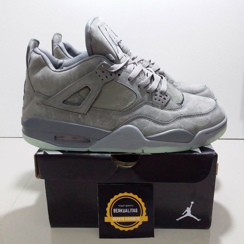 air jordan kaws grey