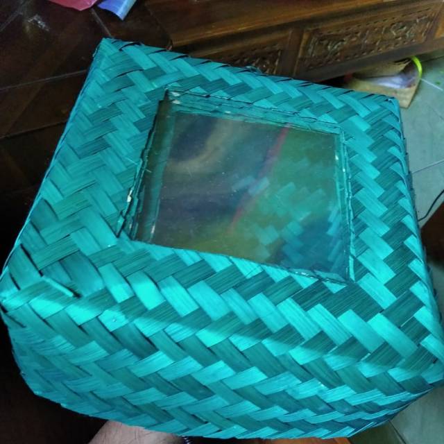 Besek bambu uk 25x25cm variasi mika 5 pasang