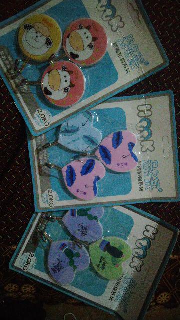 Min Beli 2 Pack Hook Dinding /  Hanger Baju / Gantungan Baju Dinding / Gantungan Baju Tempel Dinding