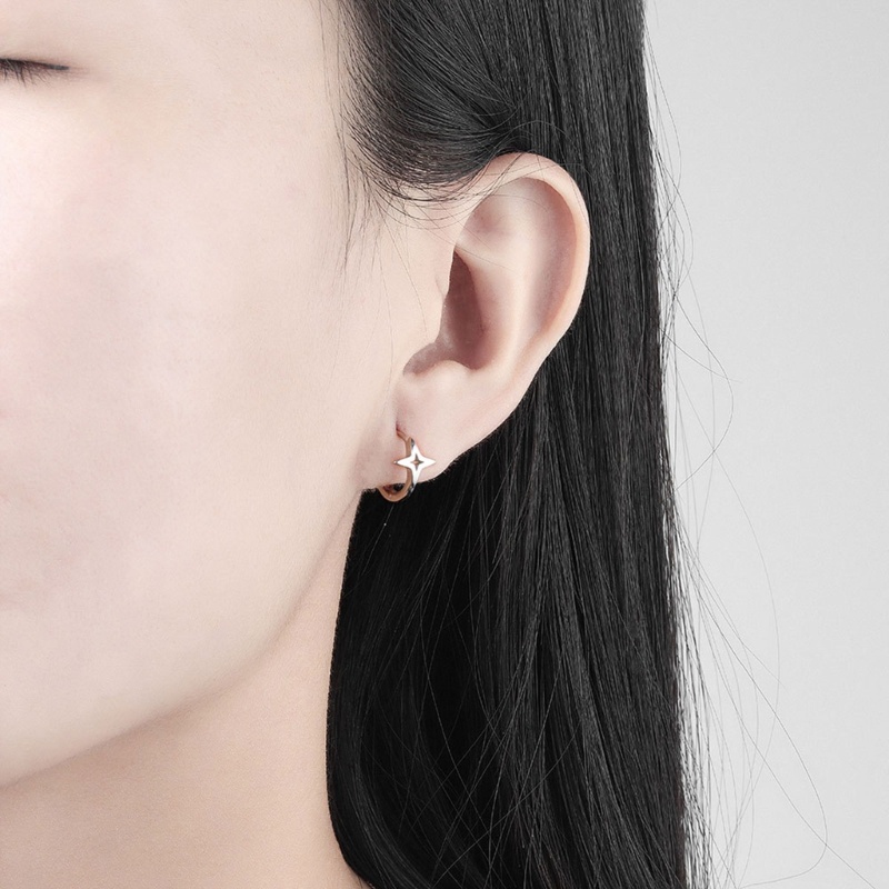 Anting Bentuk Bintang Warna Emas / Silver Gaya Rock Untuk Pria Dan Wanita