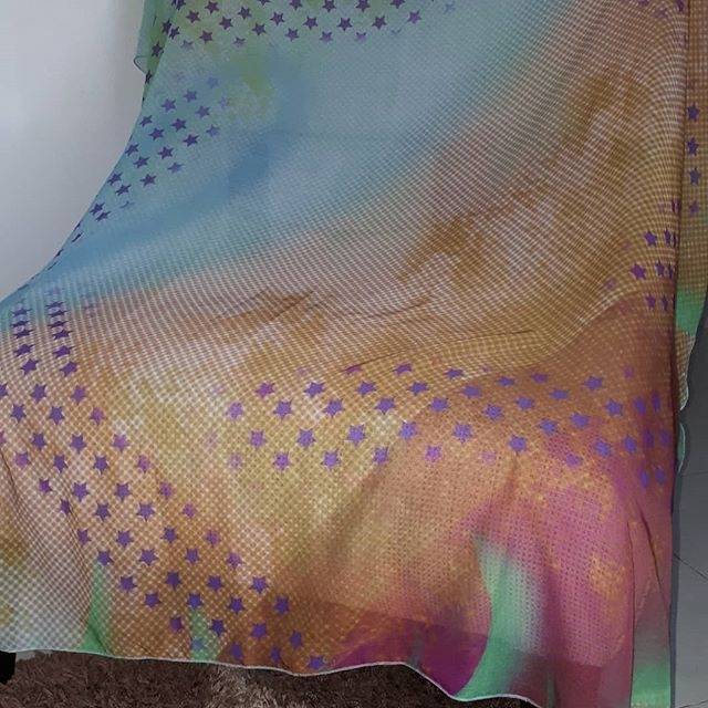 

Kode no 14 voal premium tinta jepang. Uk 1.15 x 1.15, tinta jepang.