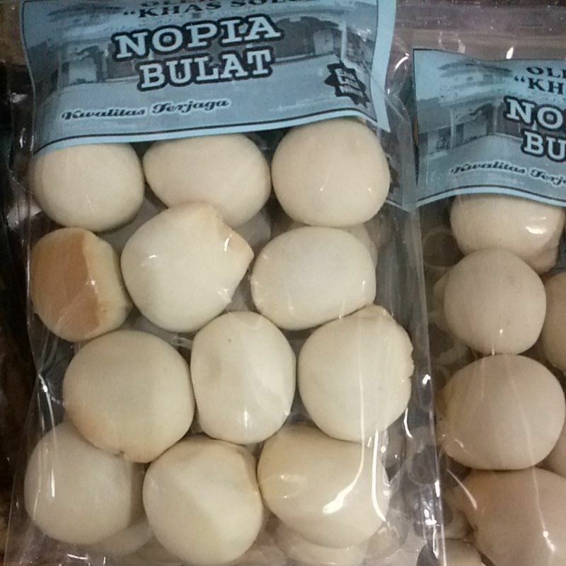 

Piscoklegit_ Nopia Bulat Coklat Gula Merah Oleh-Oleh Solo Halal