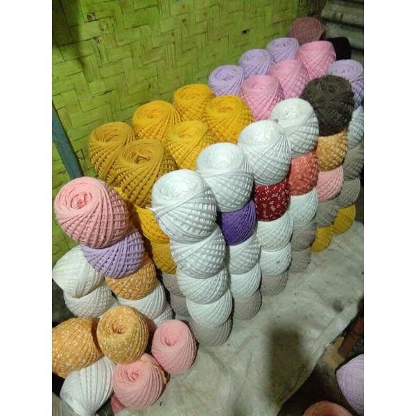 

tali majun warna putih/warna 500 grm/ u pertanian/1/2 kg
