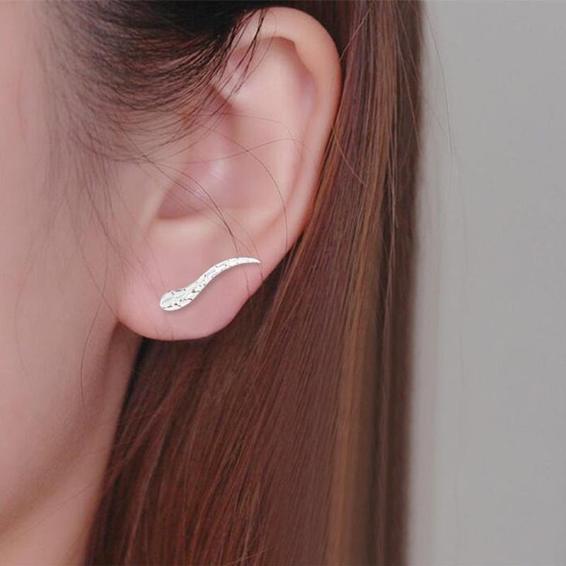 Anting Tusuk Bentuk Daun Warna Emas / silver Gaya Jepang Untuk Wanita