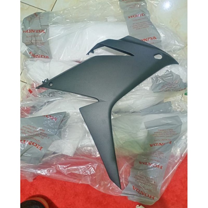 SAYAP FAIRING KANAN DOFT, BODY SAMPING CBR 150R FACELIFT