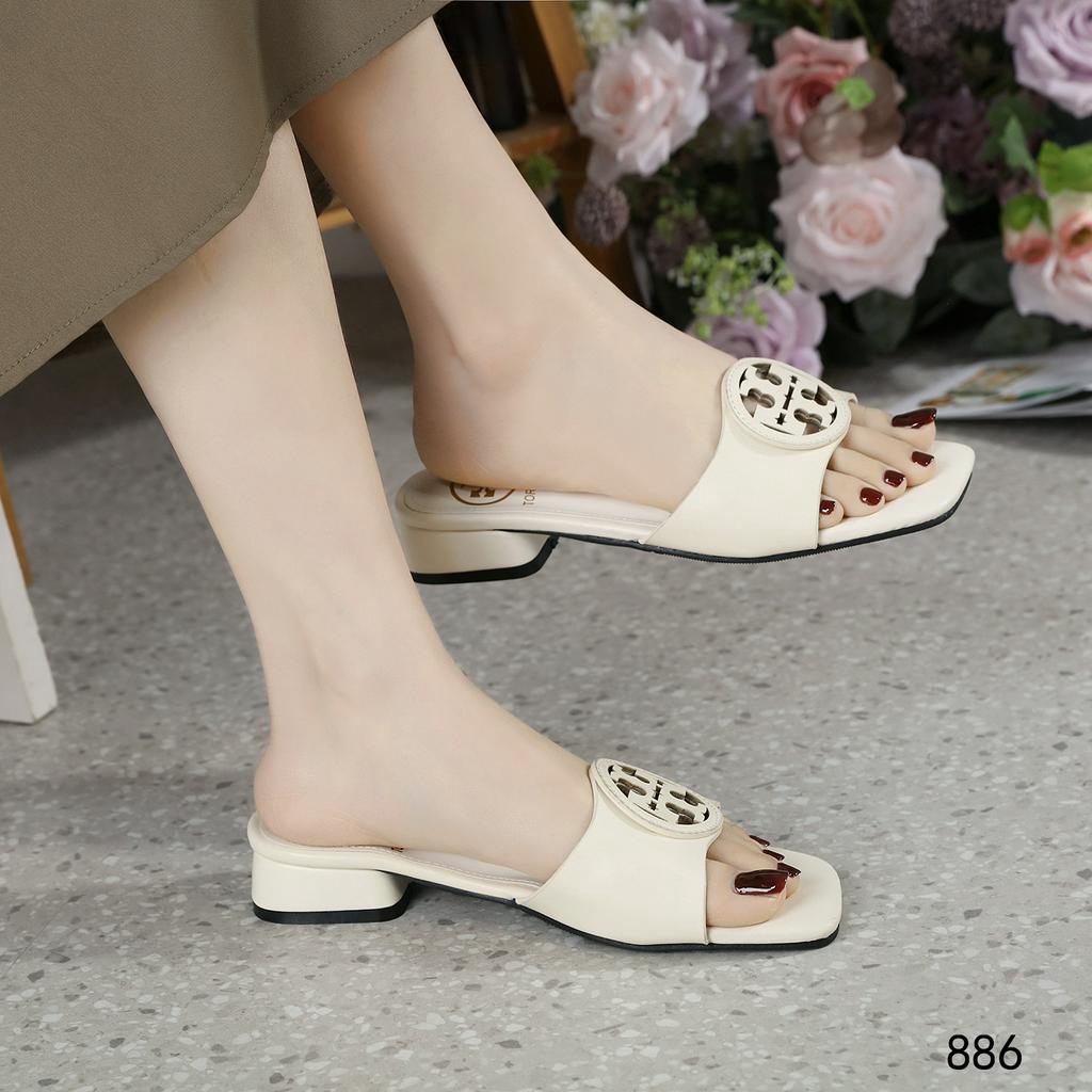 T 886 SANDAL