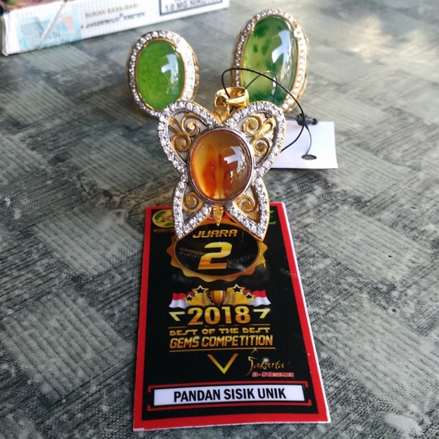 Batu akik Motif Kupu2 (Pandan Sisik Unik) juara kontes