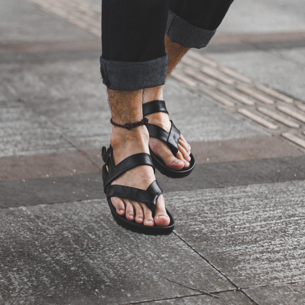 Vino Black | Sendal Strap Original Santai Kasual Pria Wanita Sandal Footwear Ori | FORIND x Squirrel