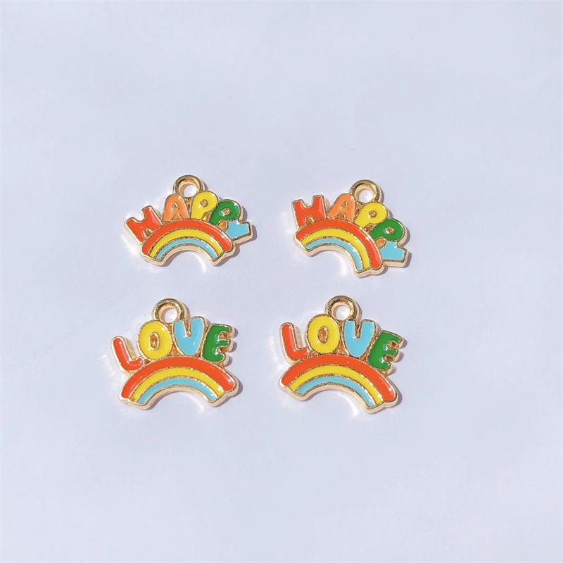 4pcs Liontin Bahan Alloy Desain Hati Warna Pelangi Menarik Untuk Kalung Charms