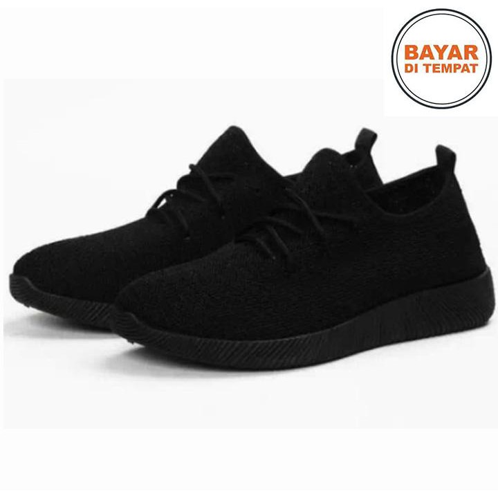 Sepatu Sneakers Pria Yeezy Hitam Polos