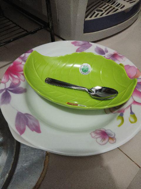 Piring Melamin Saji Segi Bunga Ungu Unica M5395