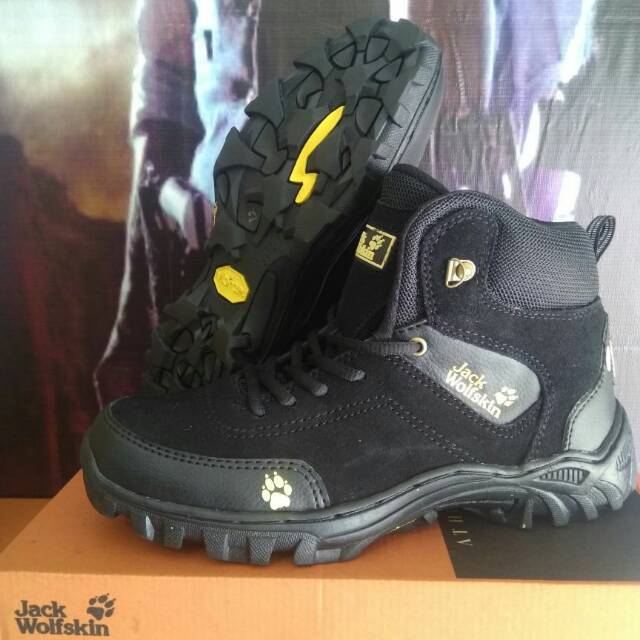 Sepatu pria gunung jack wolfskin black