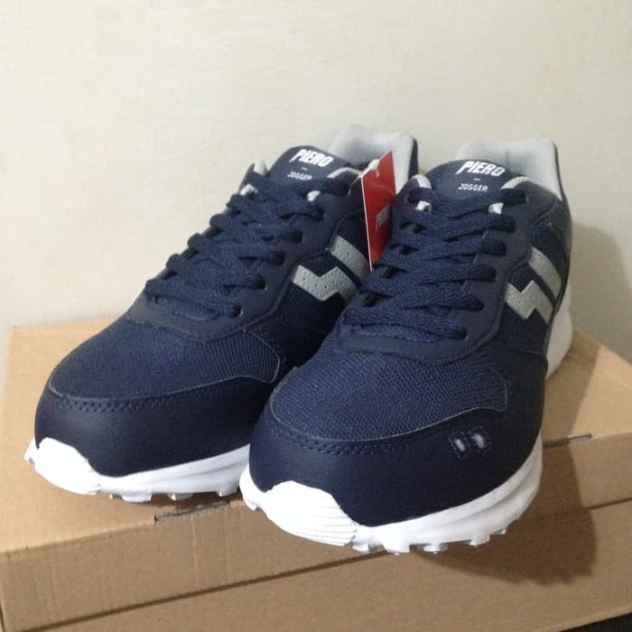 Sepatu Casual Piero Jogger Insignia White Original