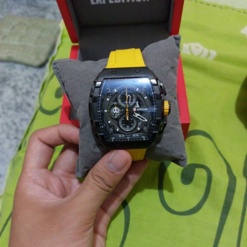 JAM EXPEDITION 6782 KUNING