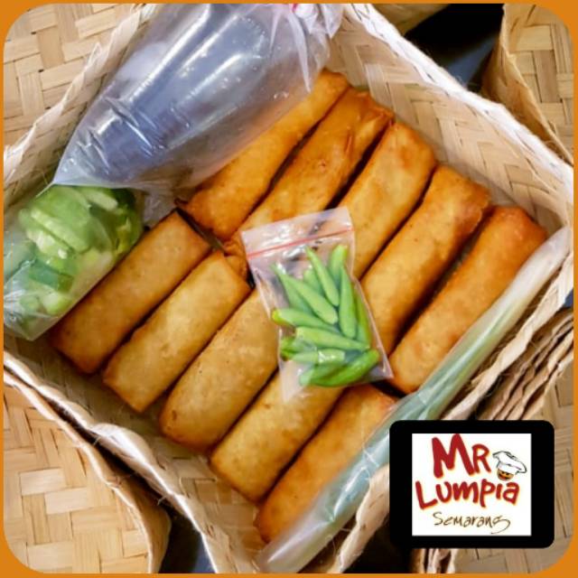 

Lumpia Semarang - uk kecil (Paket Besek isi 10 biji)