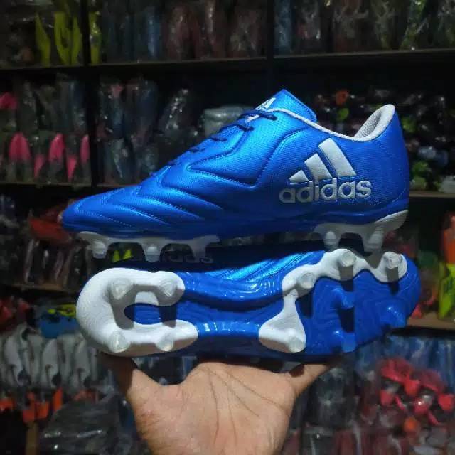 Sepatu bola adidas komponen ori