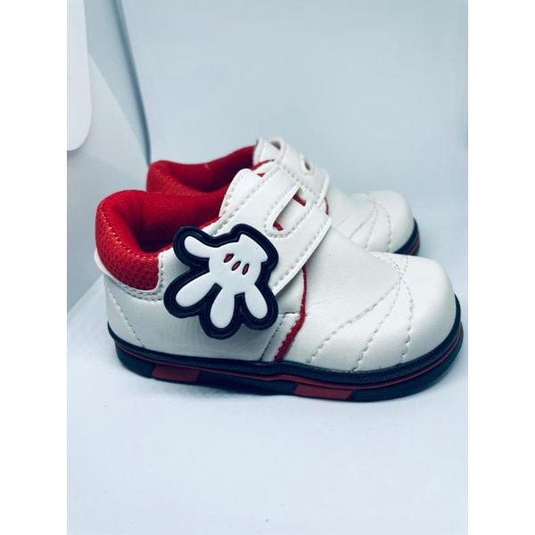 Sepatu Anak / Sneakers Laki-Laki Terbaru White Usia 1 2 3 Tahun Sintesis Perekat