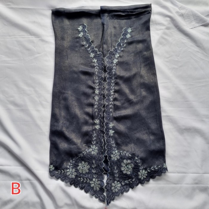 Kain Kebaya Encim Bordir: Kain Sifon Metalik Hitam campur Biru Navy.