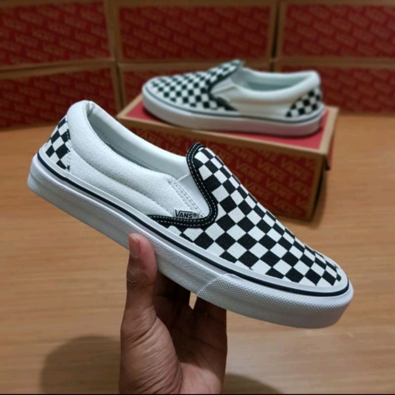 Sepatu Vans slip on checkerboard OG Classic