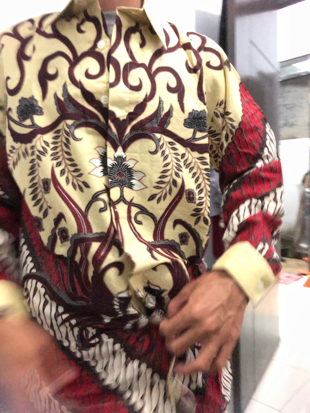 Sutra Putih - Kemeja Tangan Panjang Premium Ivory Merah Ktp0419006