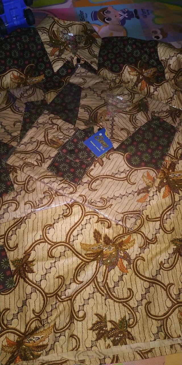 Kemeja Batik Pria Slim Fit Lengan Panjang Modern Artomoro