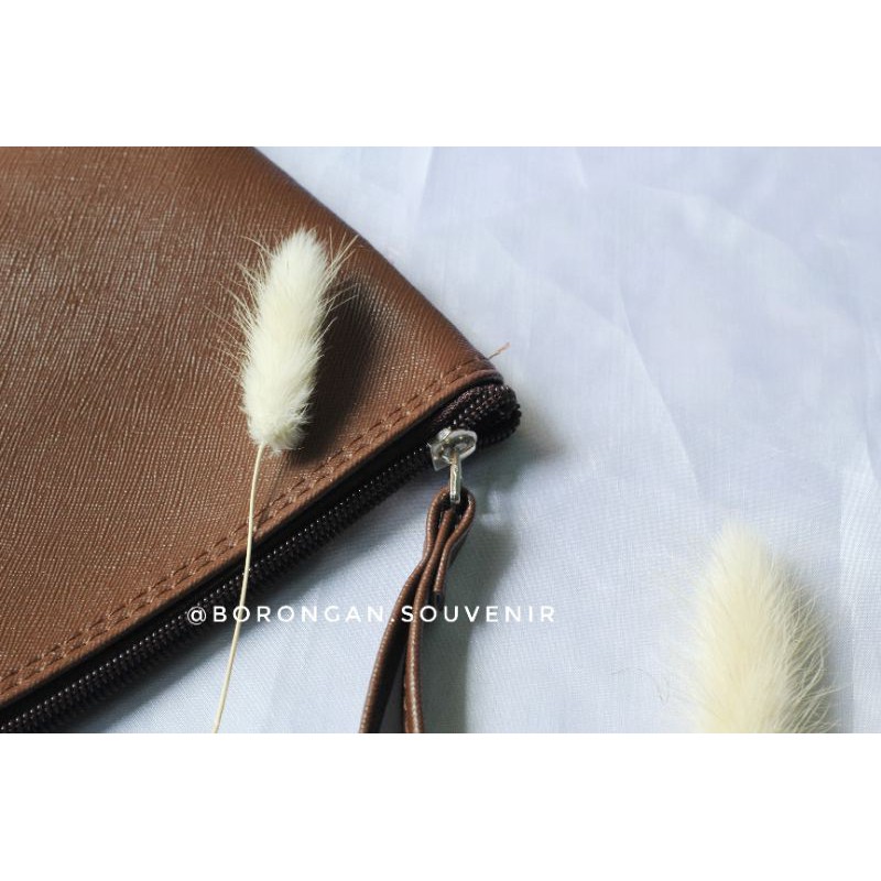 SOUVENIR PERNIKAHAN CLUTCH 20X14 CM TALI SAMBUNG RESLETING MINIM ORDER 100PCS