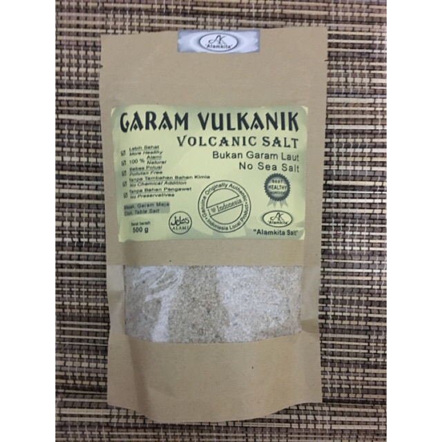 

Garam vulkanik (volcanic salt) netto 500 gram untuk masak