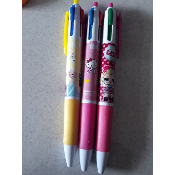 

pulpen karakter 4 warna