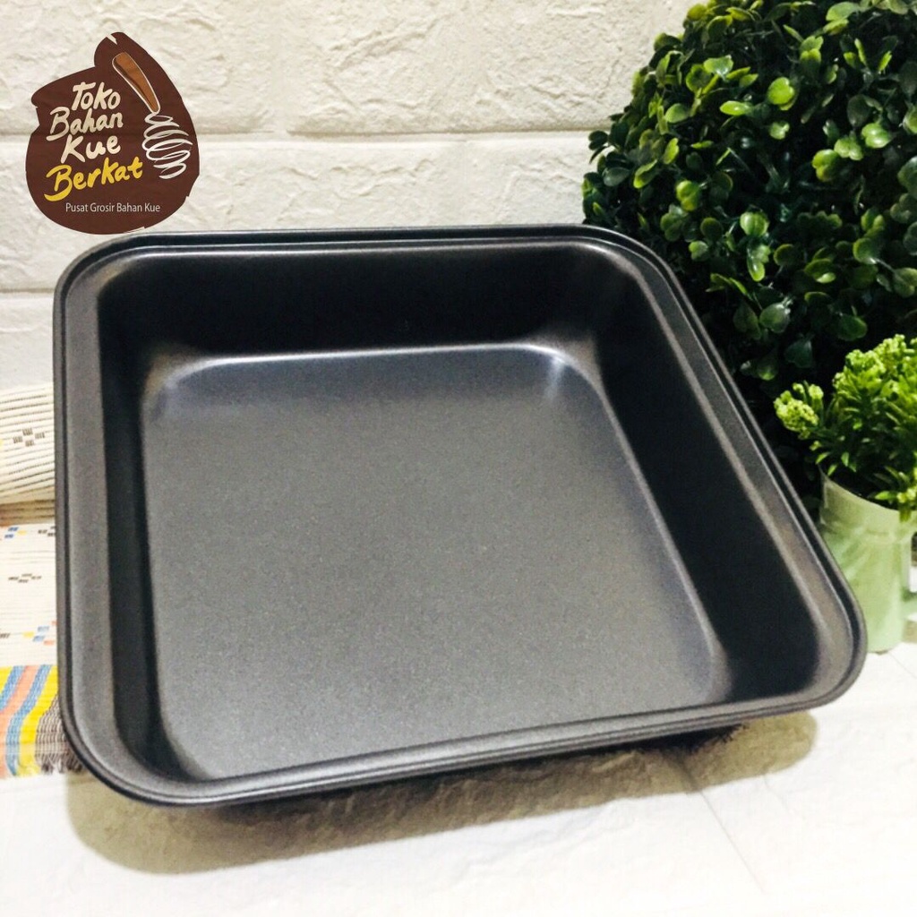 01023-8 Loyang Kotak 22x23cm