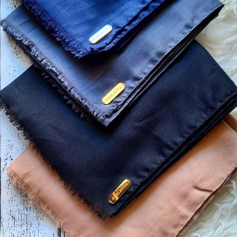 Odettá Shawl Basic Cotton Pashmina Arabian Hijab Rawis Turki Tegak Di Dahi Ga Nerawang Harlavita-2