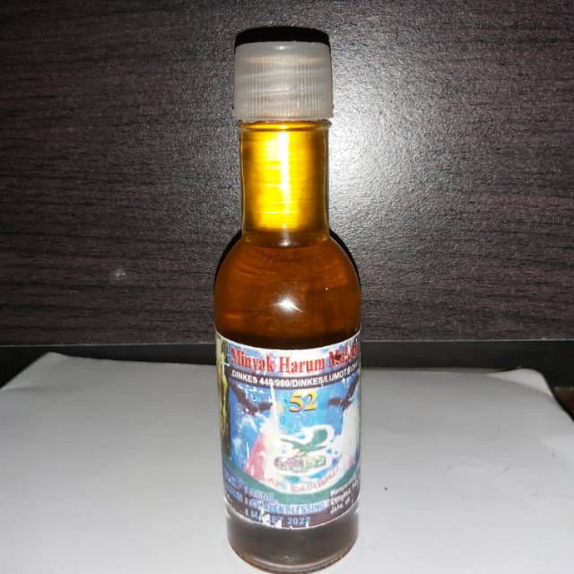 MINYAK HARUM MALUKU 52 Cap Rajawali Mengobati Luka Bakar Dll.