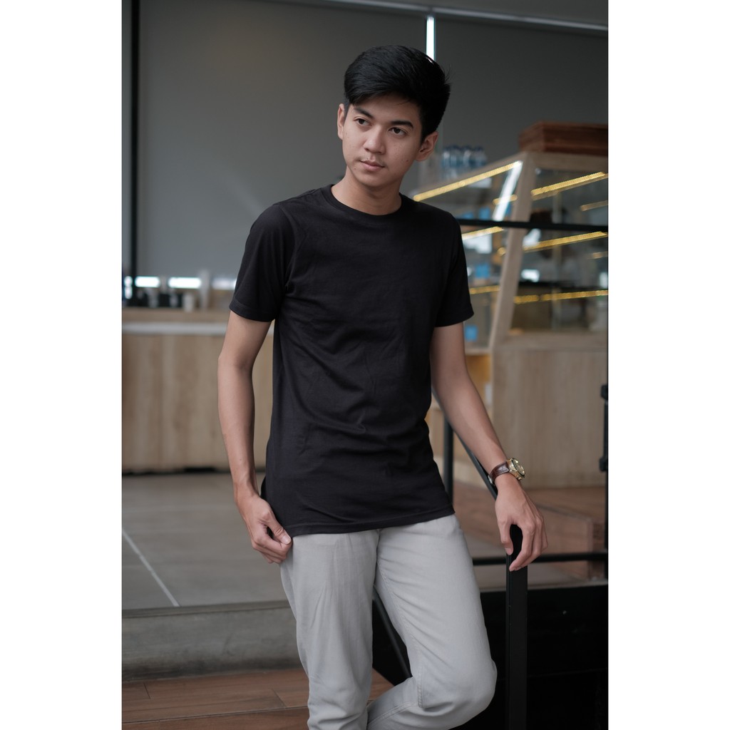 BEST SELLER HITAM Kaos Polos Katun Combed 30s Lembut Nyaman dipakai